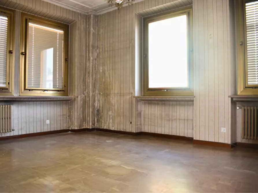 Immagine 14 di Ufficio in vendita  in Piazza Lorenzo Berzieri a Salsomaggiore Terme