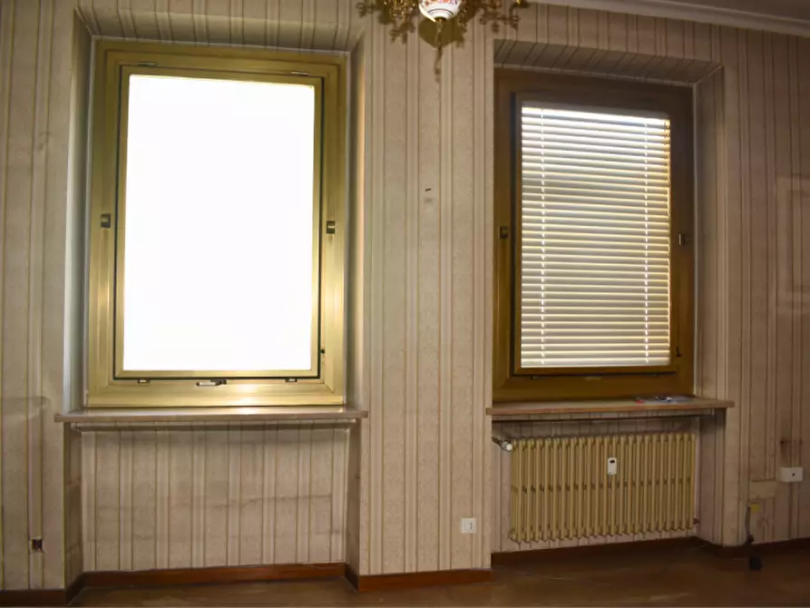 Immagine 15 di Ufficio in vendita  in Piazza Lorenzo Berzieri a Salsomaggiore Terme