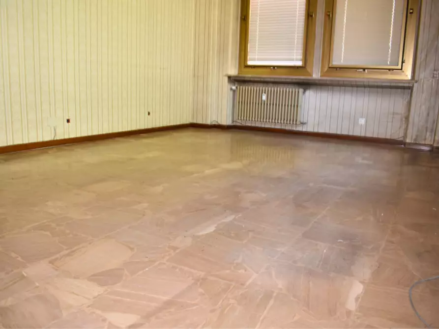 Immagine 23 di Ufficio in vendita  in Piazza Lorenzo Berzieri a Salsomaggiore Terme