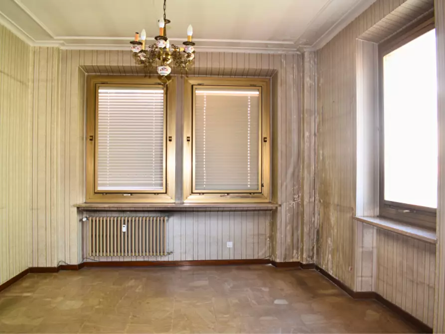 Immagine 24 di Ufficio in vendita  in Piazza Lorenzo Berzieri a Salsomaggiore Terme