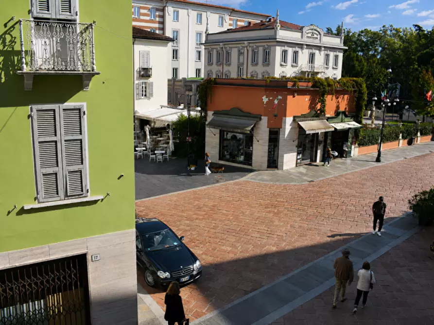 Immagine 25 di Ufficio in vendita  in Piazza Lorenzo Berzieri a Salsomaggiore Terme