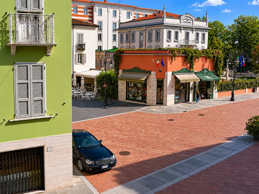 Immagine 38 di Ufficio in vendita  in Piazza Lorenzo Berzieri a Salsomaggiore Terme