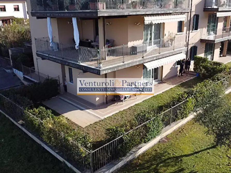 Immagine 1 di Appartamento in vendita  in Via Centenaro a Desenzano Del Garda