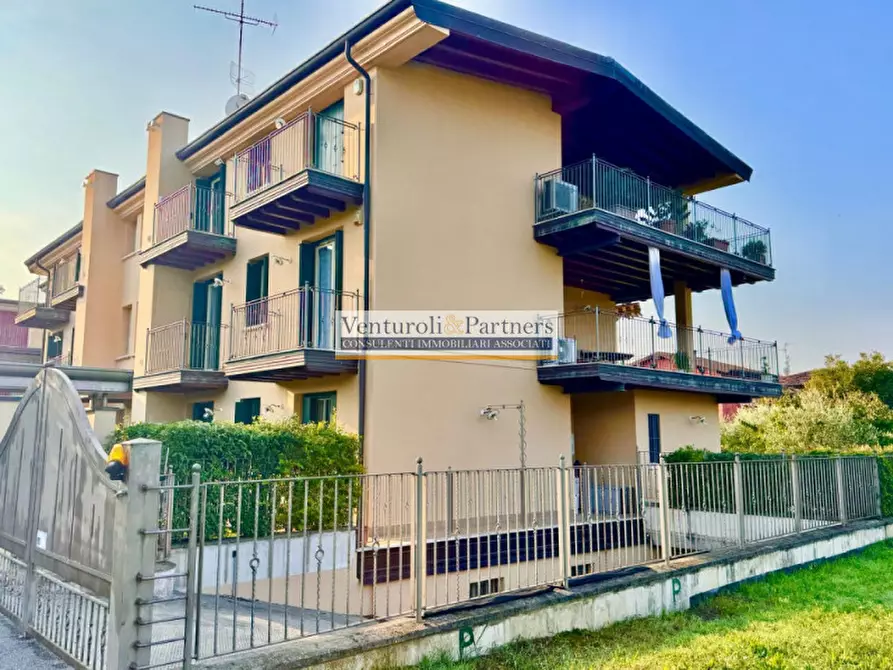 Immagine 21 di Appartamento in vendita  in Via Centenaro a Desenzano Del Garda