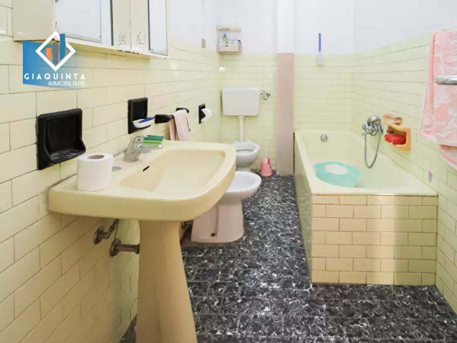 Immagine 14 di Casa indipendente in vendita  in Via Cristoforo Colombo n.05 a Palagonia