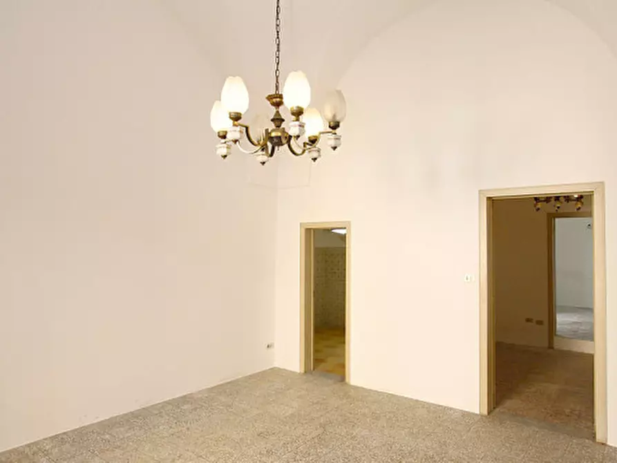 Immagine 6 di Casa indipendente in vendita  in Via Cavour a Parabita