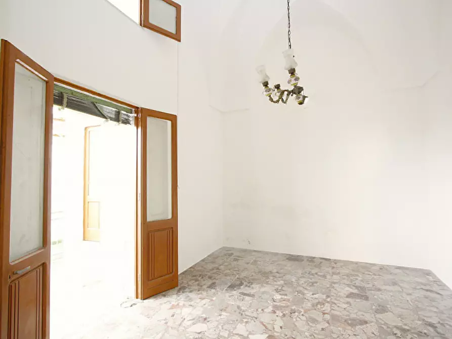 Immagine 8 di Casa indipendente in vendita  in Via Cavour a Parabita