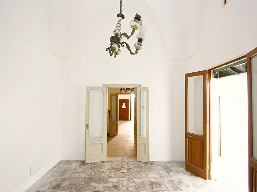 Immagine 10 di Casa indipendente in vendita  in Via Cavour a Parabita