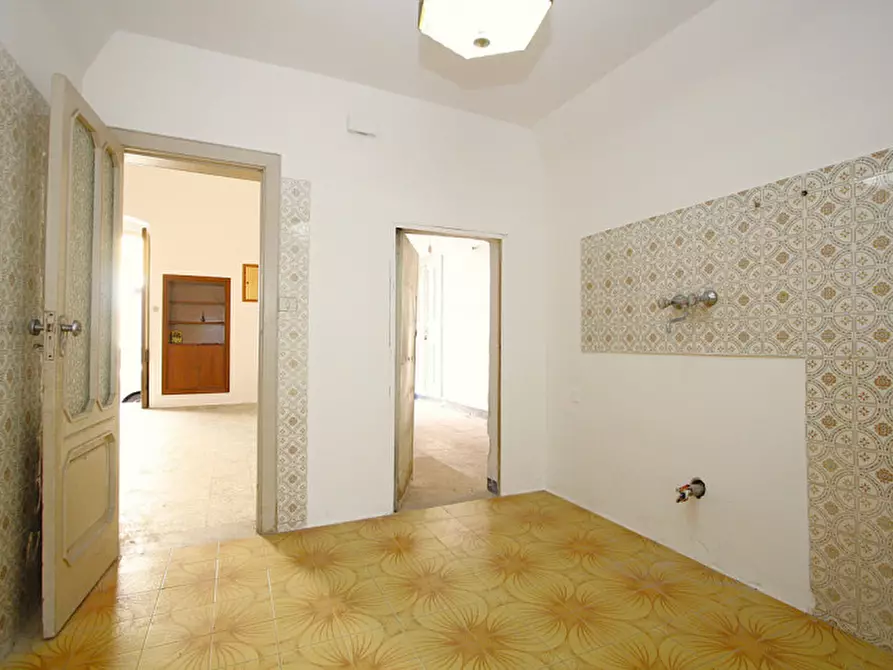 Immagine 12 di Casa indipendente in vendita  in Via Cavour a Parabita