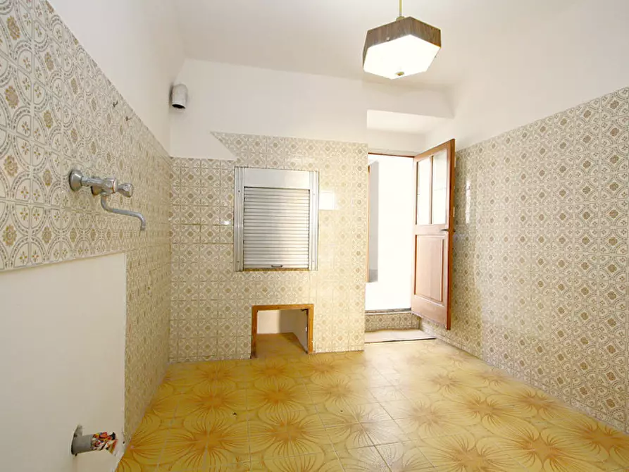 Immagine 13 di Casa indipendente in vendita  in Via Cavour a Parabita