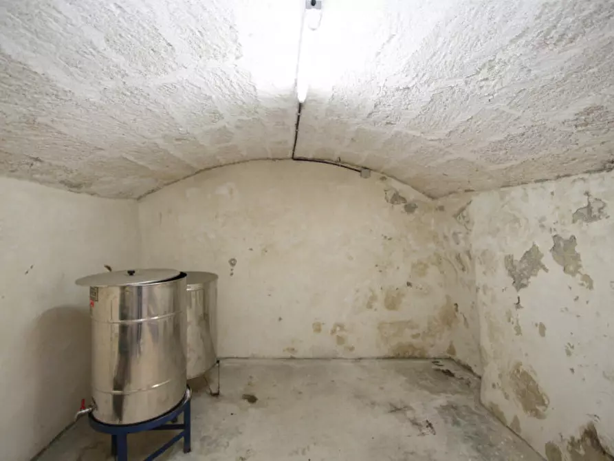 Immagine 16 di Casa indipendente in vendita  in Via Cavour a Parabita