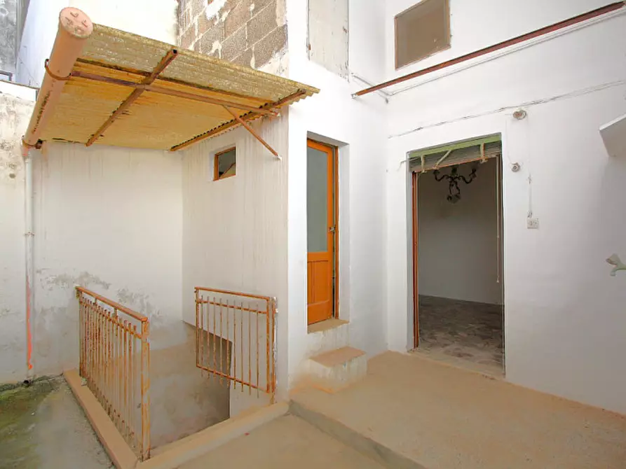 Immagine 26 di Casa indipendente in vendita  in Via Cavour a Parabita