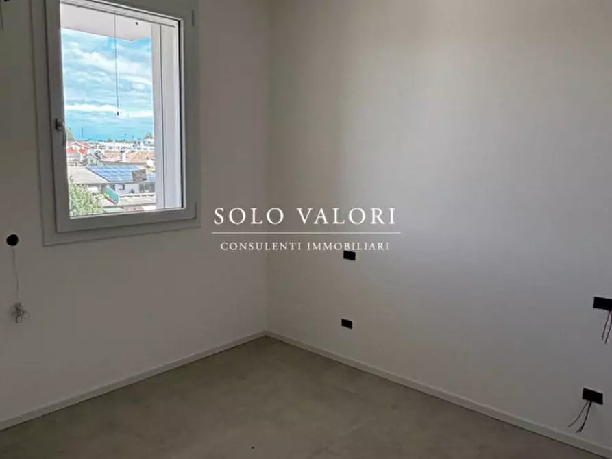 Immagine 36 di Appartamento in vendita  in Piazza Mazzini a Jesolo