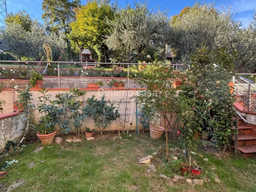 Immagine 23 di Villetta a schiera in vendita  in Via Guglielmo Vitali a Vaiano