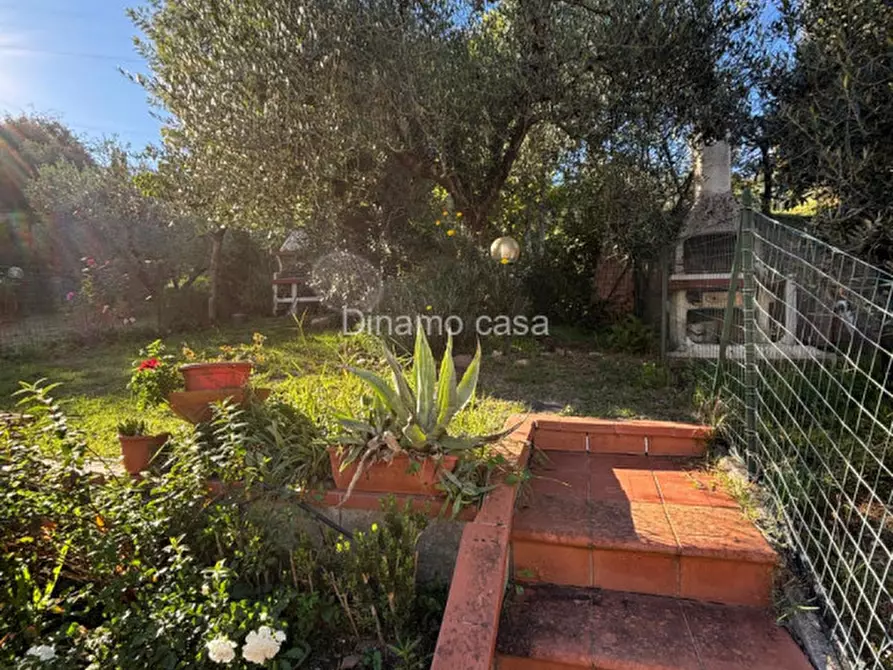Immagine 24 di Villetta a schiera in vendita  in Via Guglielmo Vitali a Vaiano