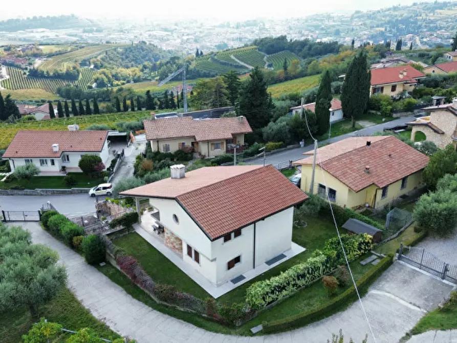 Immagine 3 di Villa in vendita  in via case sparse conca d'oro a Sant'ambrogio Di Valpolicella