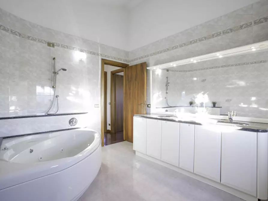 Immagine 25 di Villa in vendita  in via case sparse conca d'oro a Sant'ambrogio Di Valpolicella