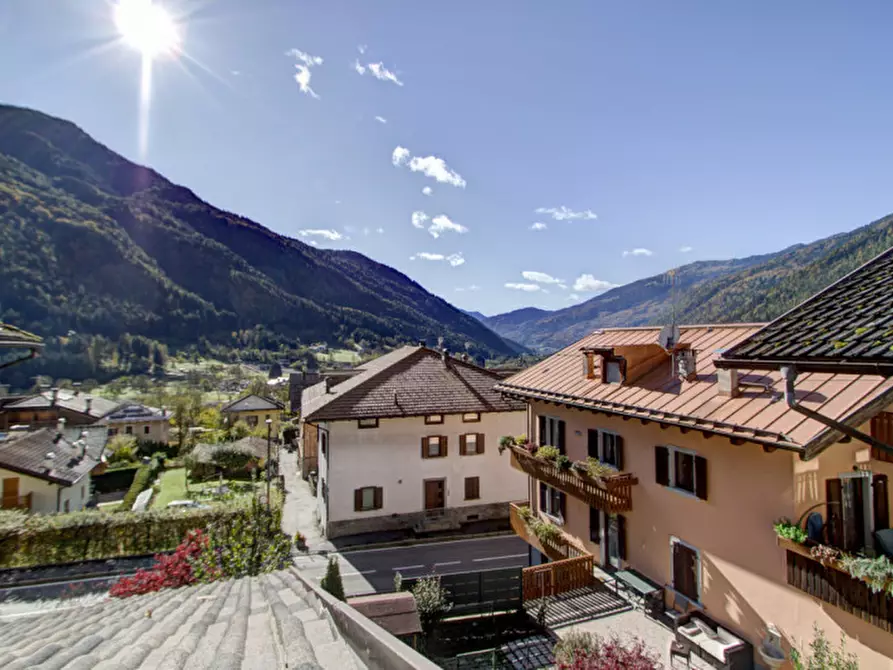 Immagine 1 di Appartamento in vendita  in Frazione Mortaso, 100 a Spiazzo