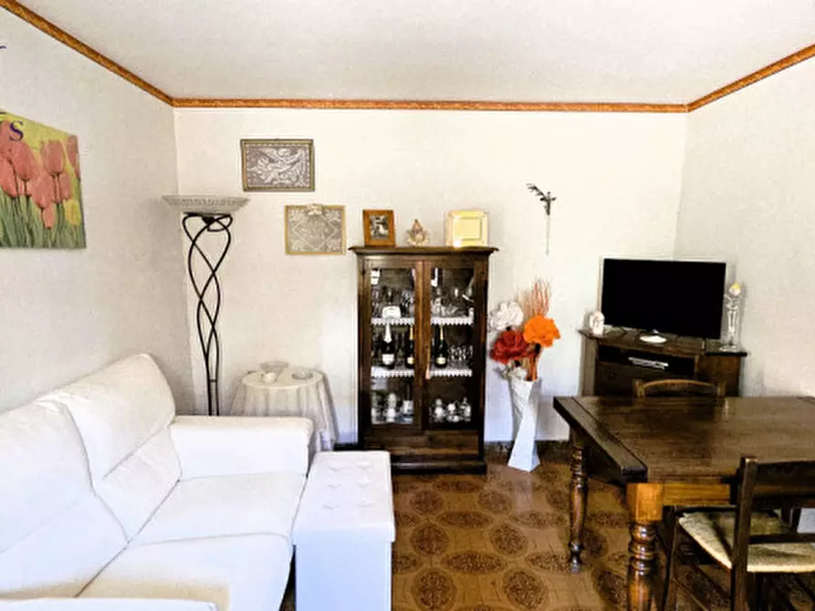 Immagine 3 di Casa indipendente in vendita  a Fano