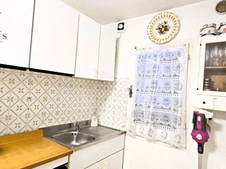 Immagine 7 di Casa indipendente in vendita  a Fano