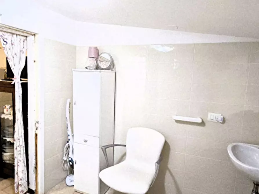 Immagine 10 di Casa indipendente in vendita  a Fano