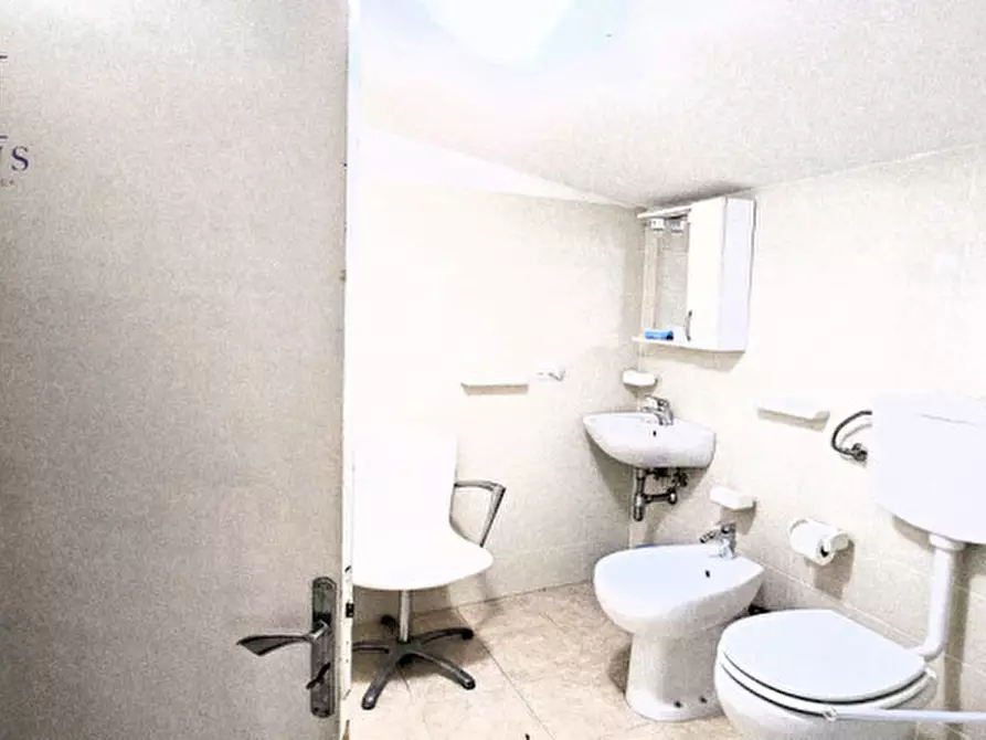 Immagine 13 di Casa indipendente in vendita  a Fano