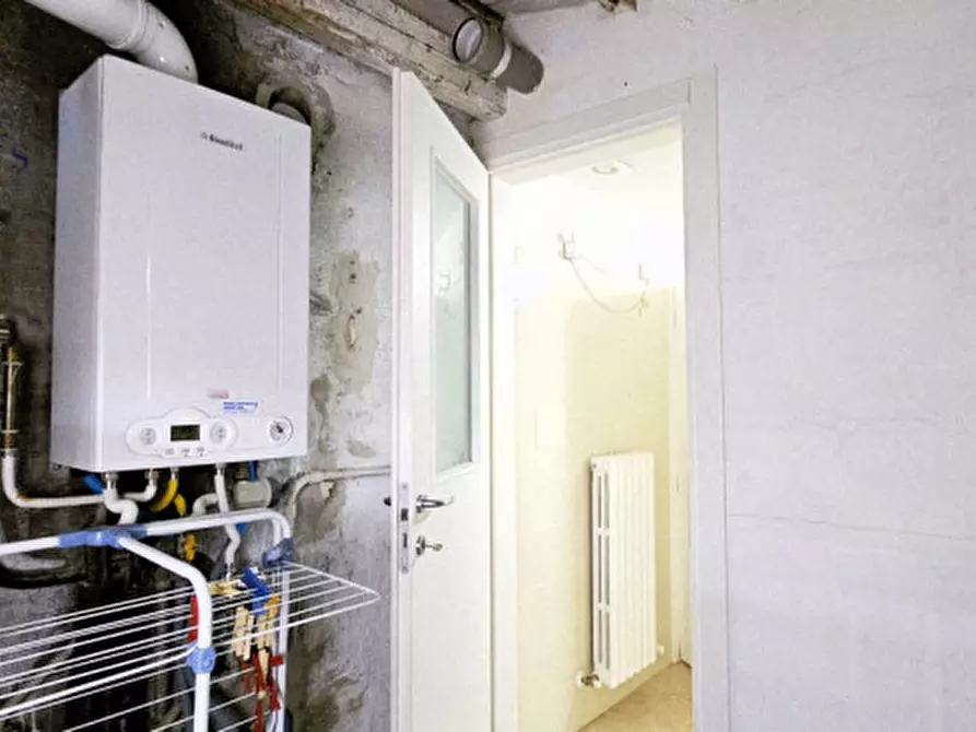 Immagine 15 di Casa indipendente in vendita  a Fano