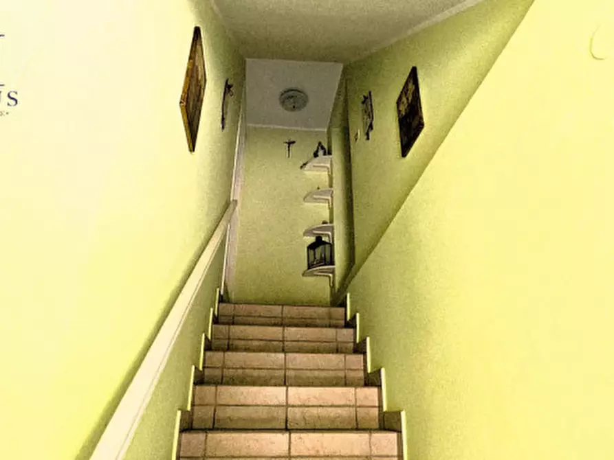 Immagine 16 di Casa indipendente in vendita  a Fano