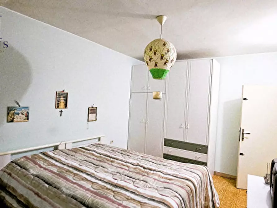 Immagine 18 di Casa indipendente in vendita  a Fano