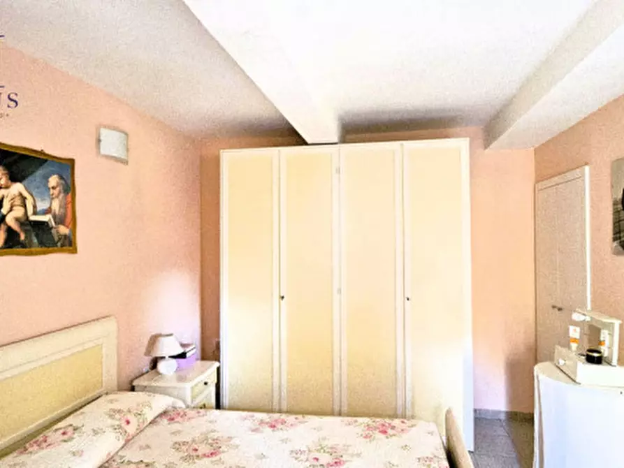 Immagine 23 di Casa indipendente in vendita  a Fano