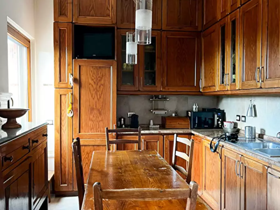 Immagine 3 di Casa indipendente in vendita  in Via Vignola a Monte Porzio Catone