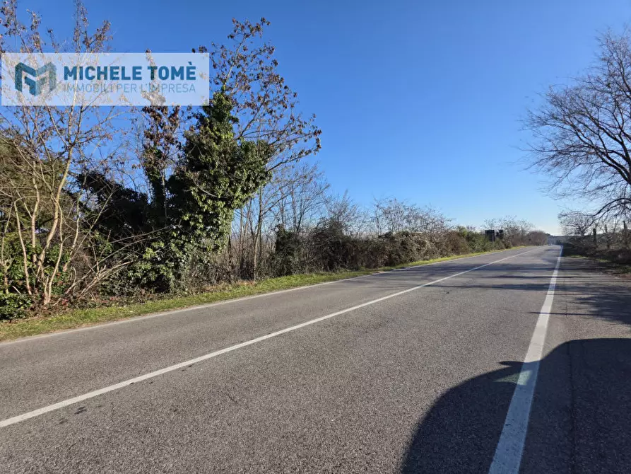 Immagine 1 di Terreno in vendita  in Via Verona a Bussolengo