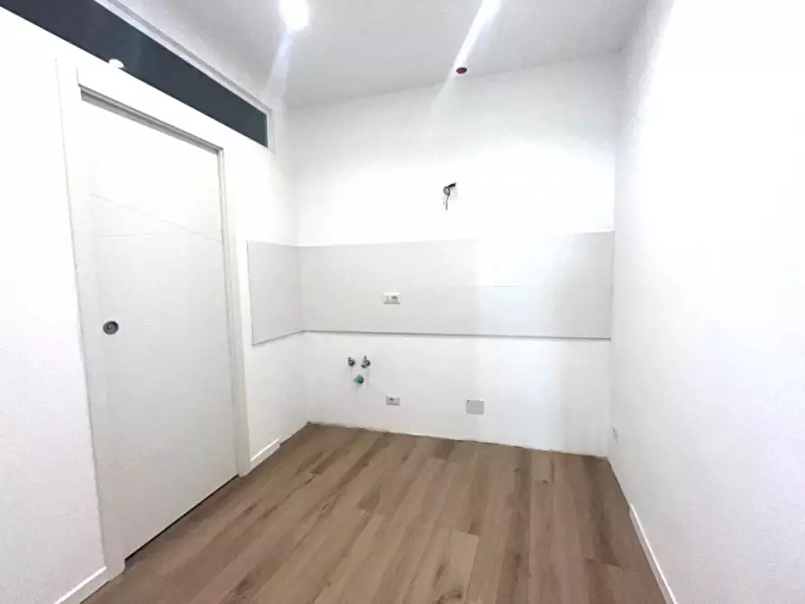 Immagine 7 di Appartamento in vendita  in Via Francesco Crispi a Roma