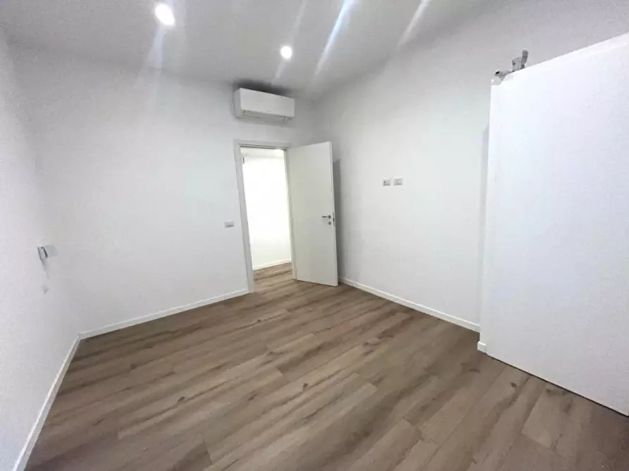 Immagine 9 di Appartamento in vendita  in Via Francesco Crispi a Roma