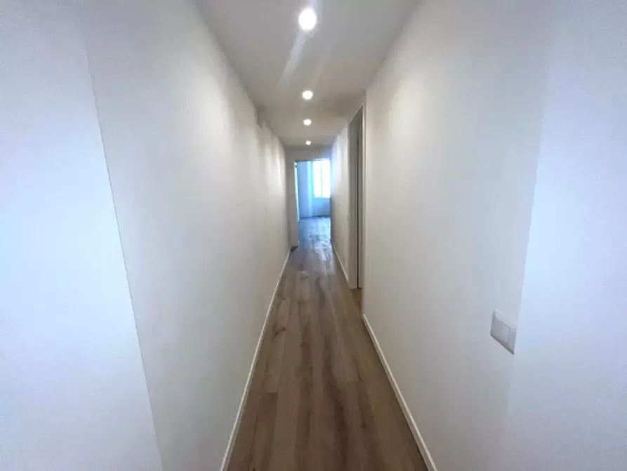 Immagine 10 di Appartamento in vendita  in Via Francesco Crispi a Roma