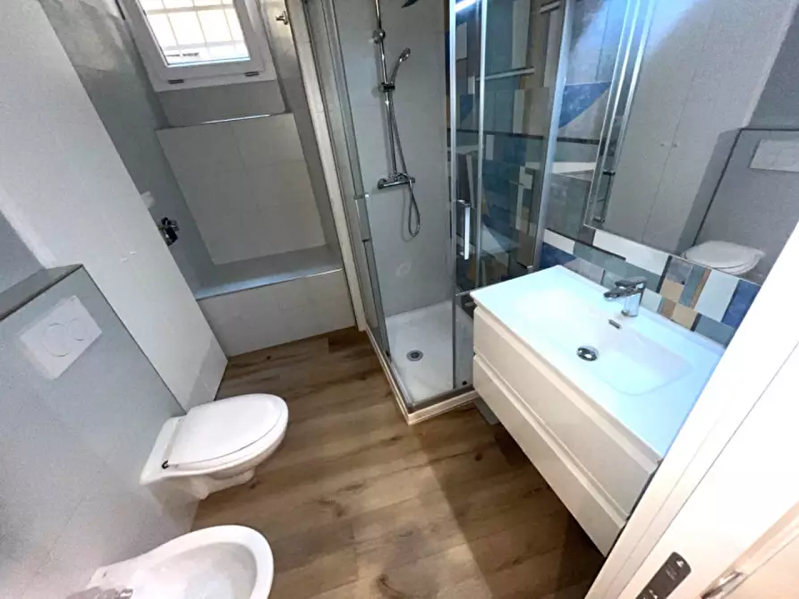 Immagine 18 di Appartamento in vendita  in Via Francesco Crispi a Roma