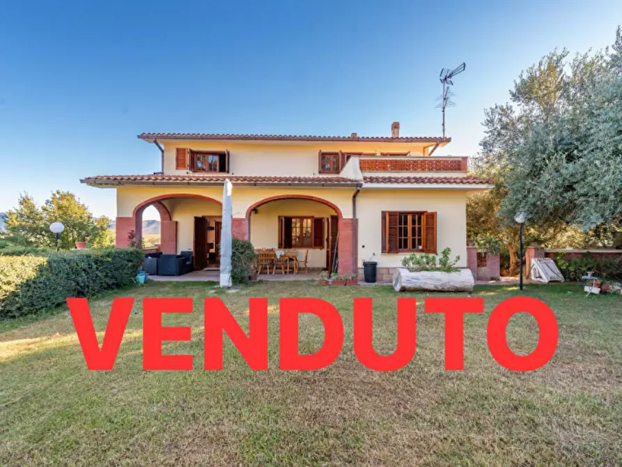 Immagine 1 di Villa in vendita  in Viale Francesco Petrarca a Zagarolo
