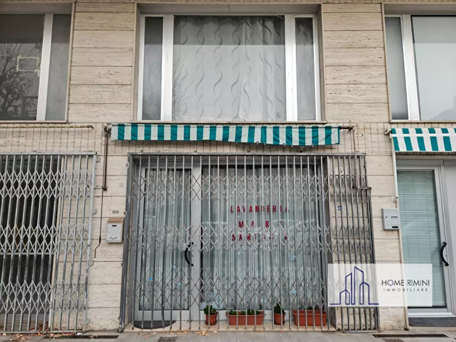 Immagine 1 di Negozio in vendita  in Viale Andrea Doria a Rimini