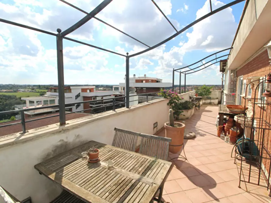 Immagine 2 di Attico in vendita  in Via Cornelia a Roma