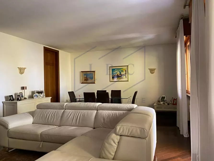 Immagine 8 di Attico in vendita  in Via Cesare Battisti a Oderzo