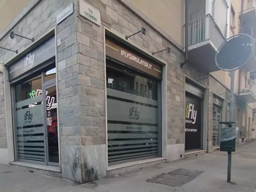 Immagine 1 di Negozio in vendita  in Via Salbertrand 77/B a Torino