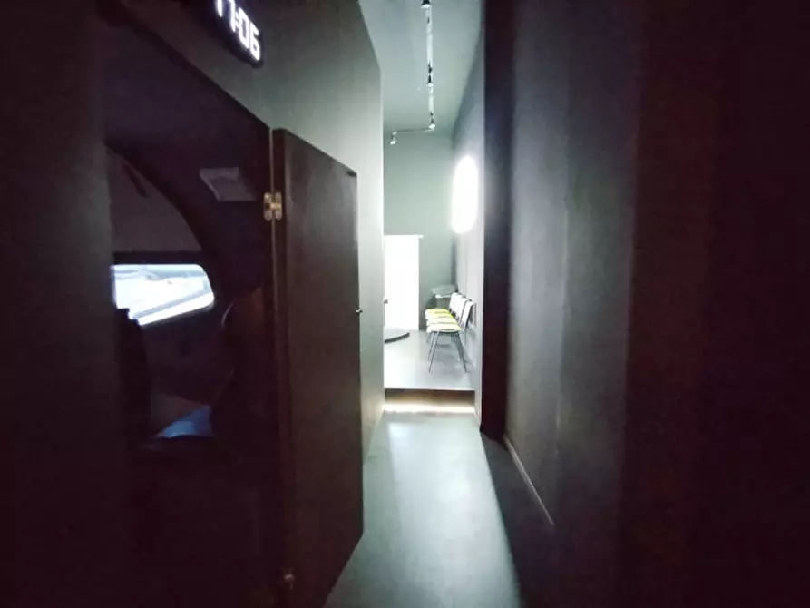 Immagine 11 di Negozio in vendita  in Via Salbertrand 77/B a Torino