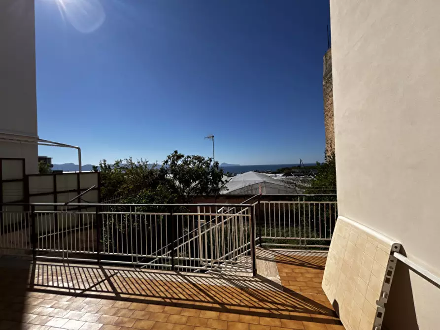 Immagine 13 di Appartamento in vendita  in via nazionale n°361 a Torre Del Greco