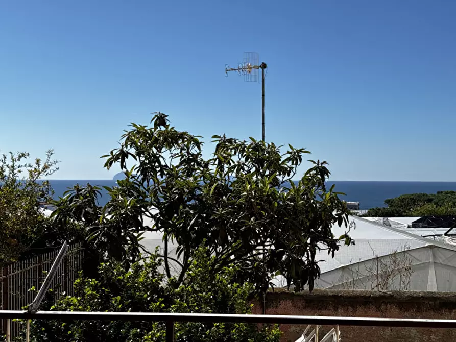 Immagine 16 di Appartamento in vendita  in via nazionale n°361 a Torre Del Greco