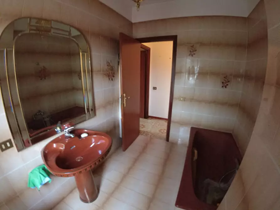 Immagine 7 di Appartamento in vendita  in via felice a Palermo