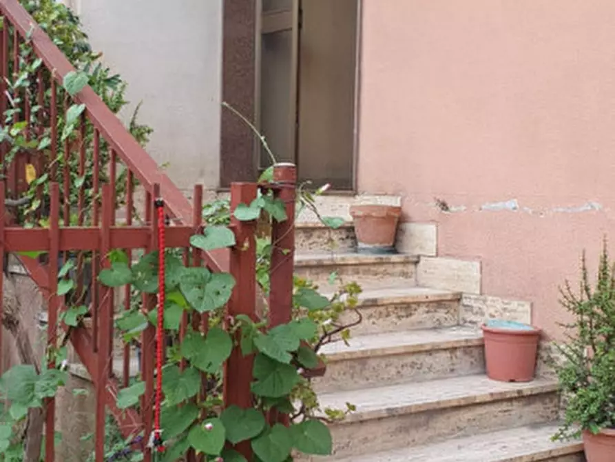 Immagine 10 di Appartamento in vendita  in via felice a Palermo