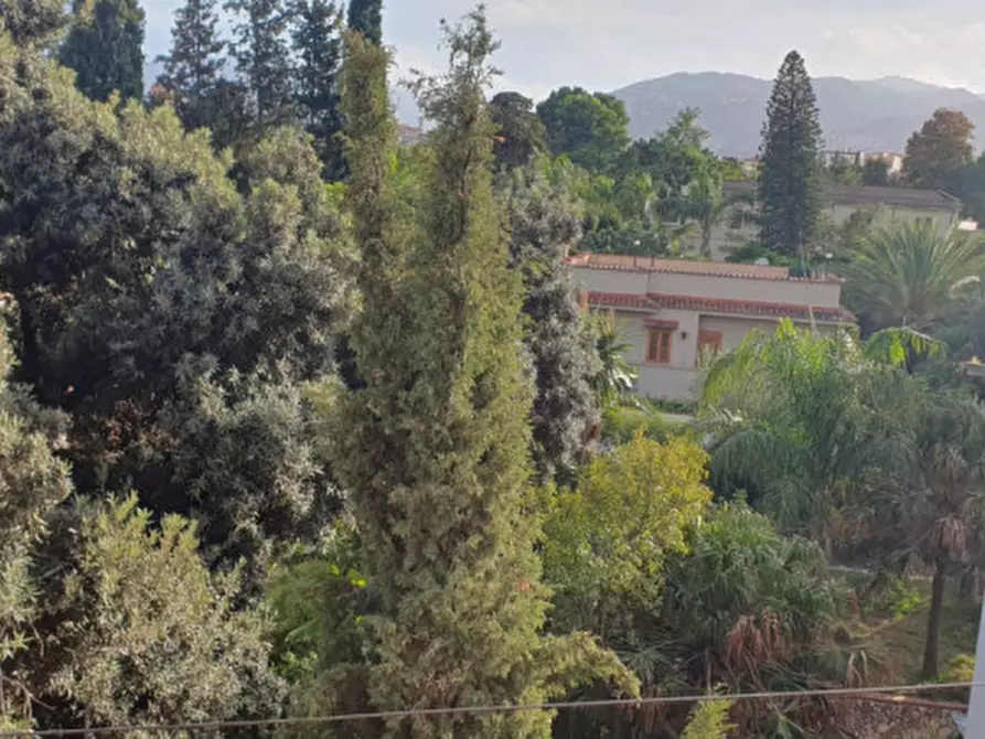 Immagine 13 di Appartamento in vendita  in via felice a Palermo