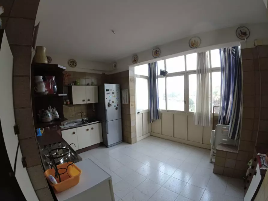 Immagine 18 di Appartamento in vendita  in via felice a Palermo