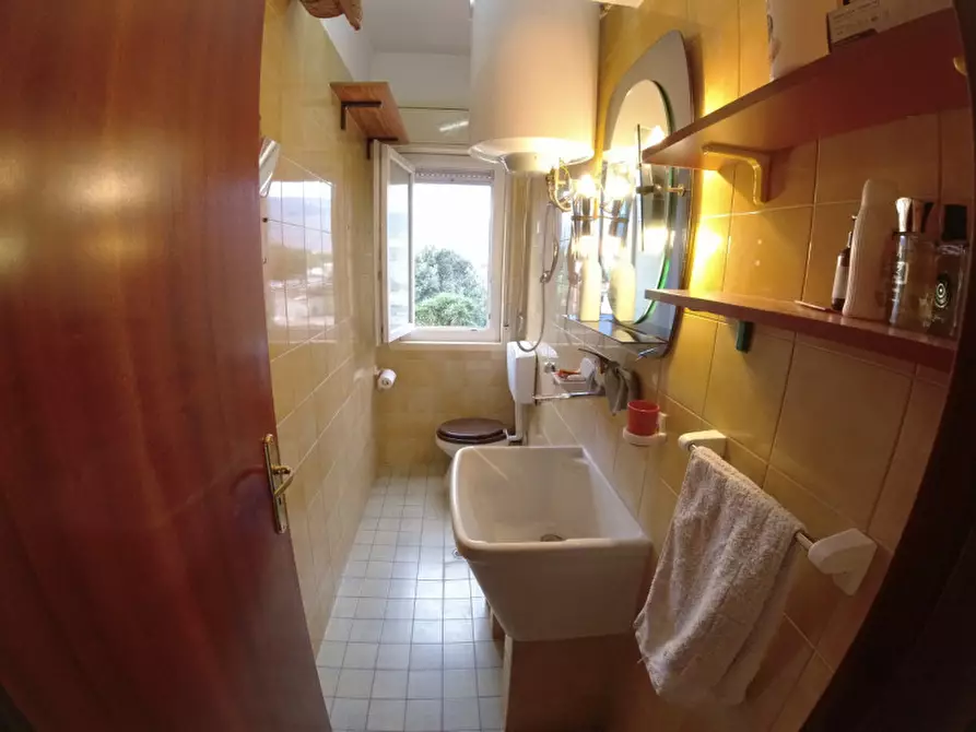 Immagine 20 di Appartamento in vendita  in via felice a Palermo