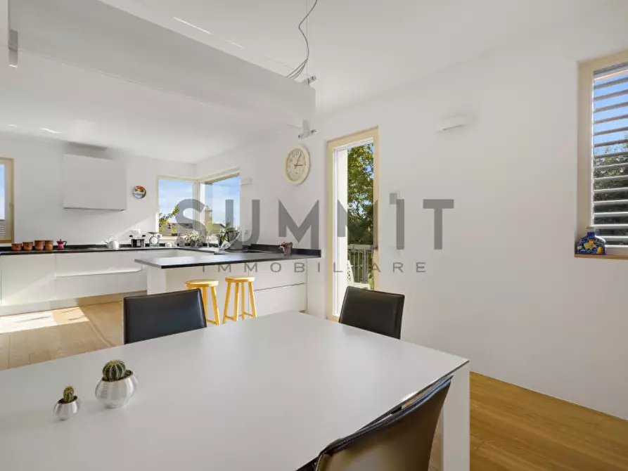 Immagine 7 di Villa in vendita  in Via Pista dei Veneti a Schio